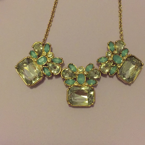 Banana Republic Necklace - Picture 2 of 3